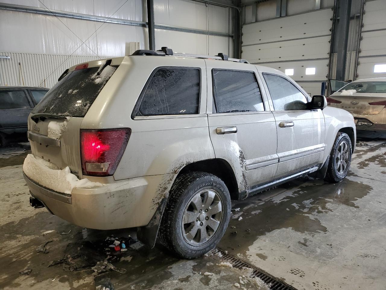 2010 Jeep Grand Cherokee - Image 3
