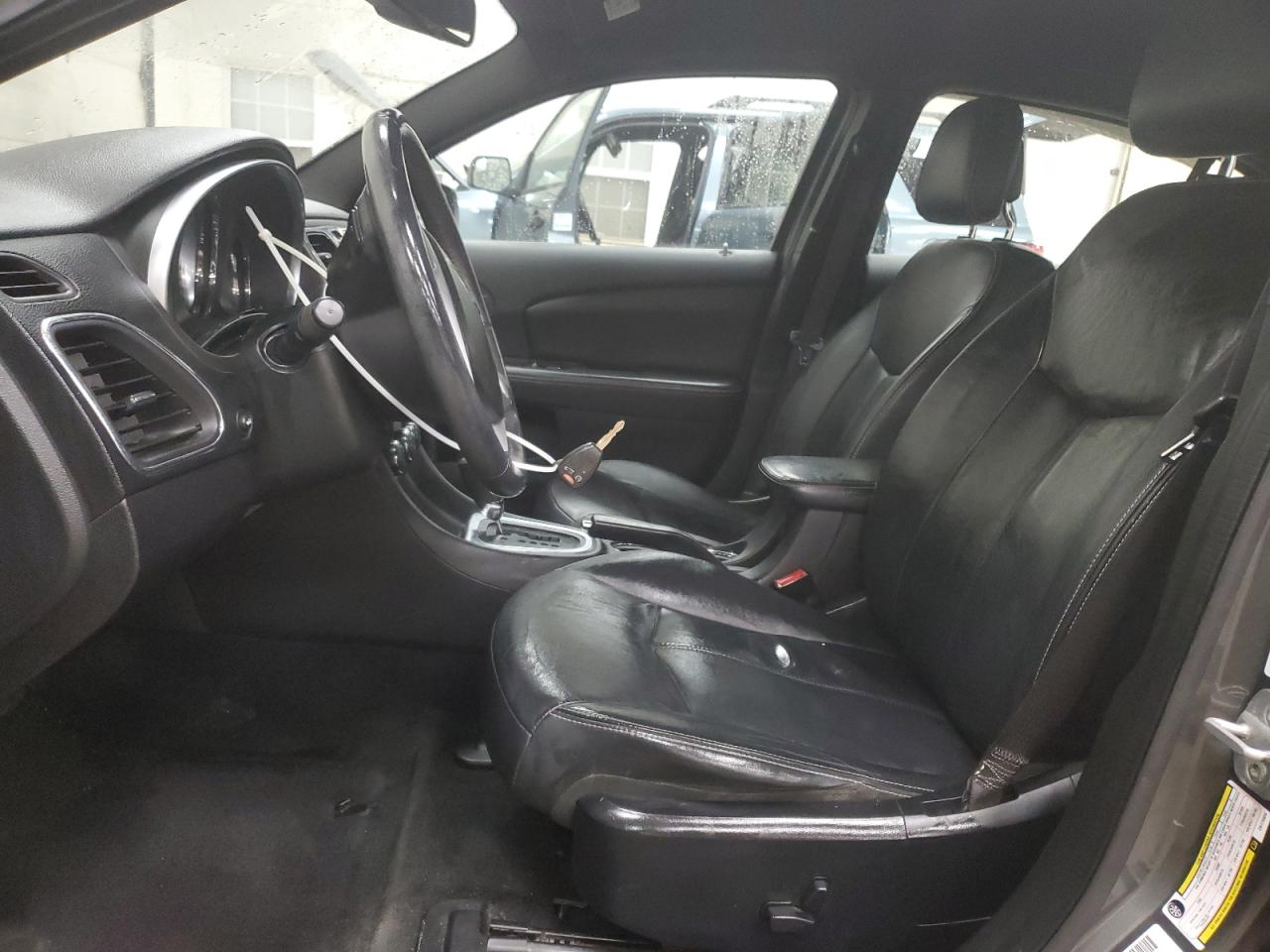 2012 Chrysler 200 - Image 7