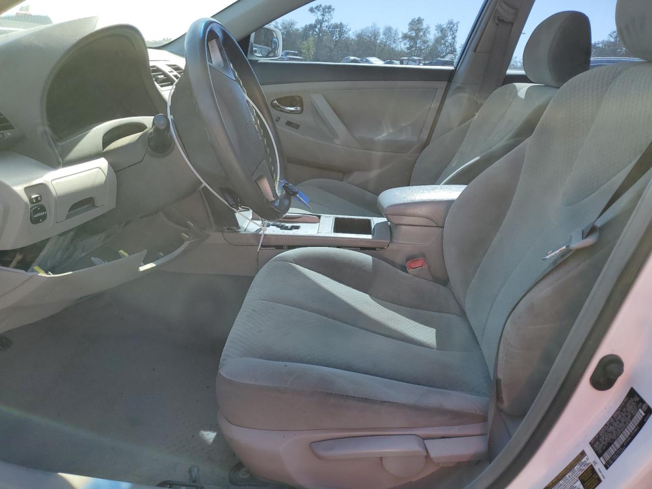 2009 Toyota Camry - Image 7