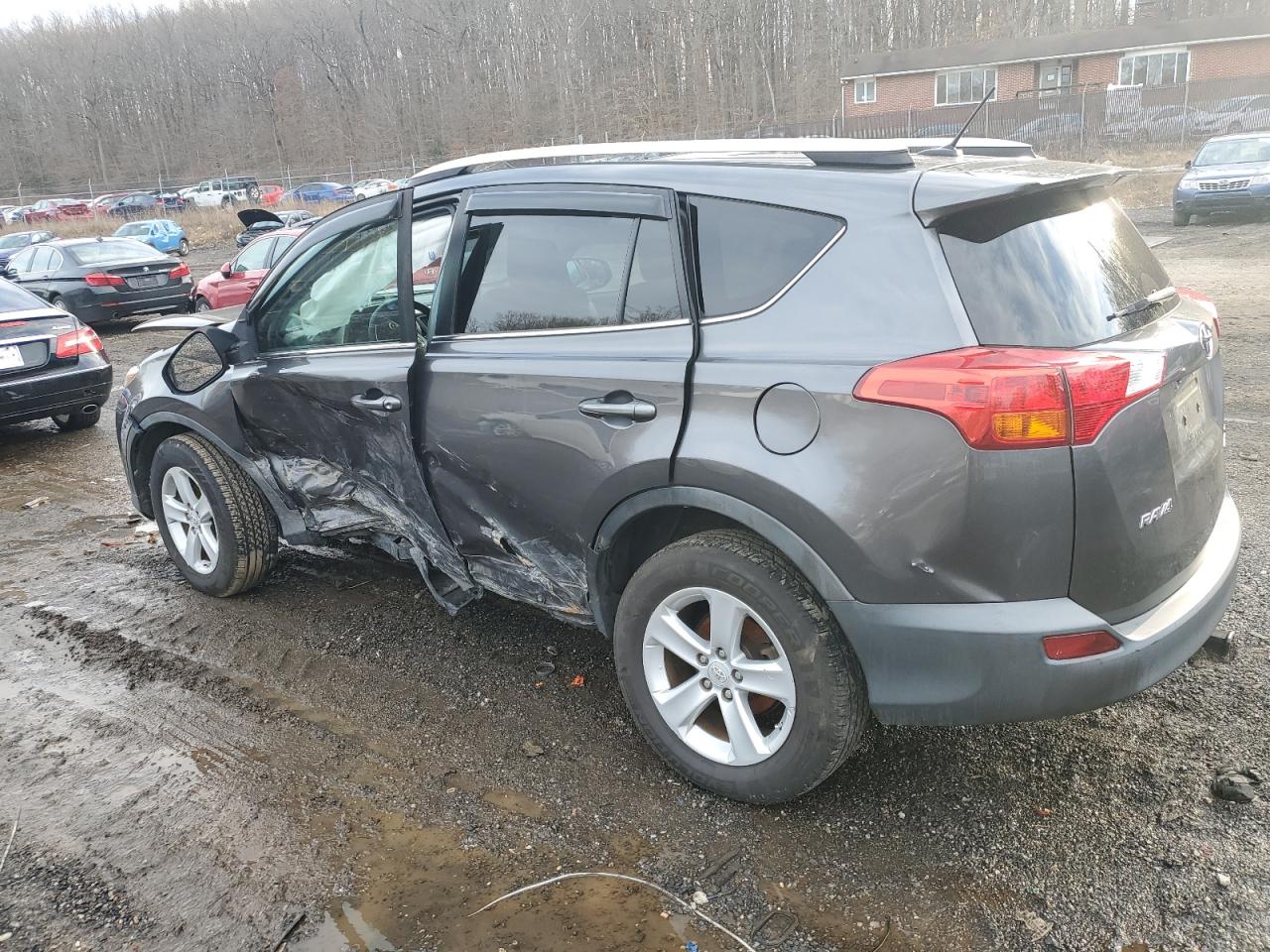 2014 Toyota RAV 4 - Image 2