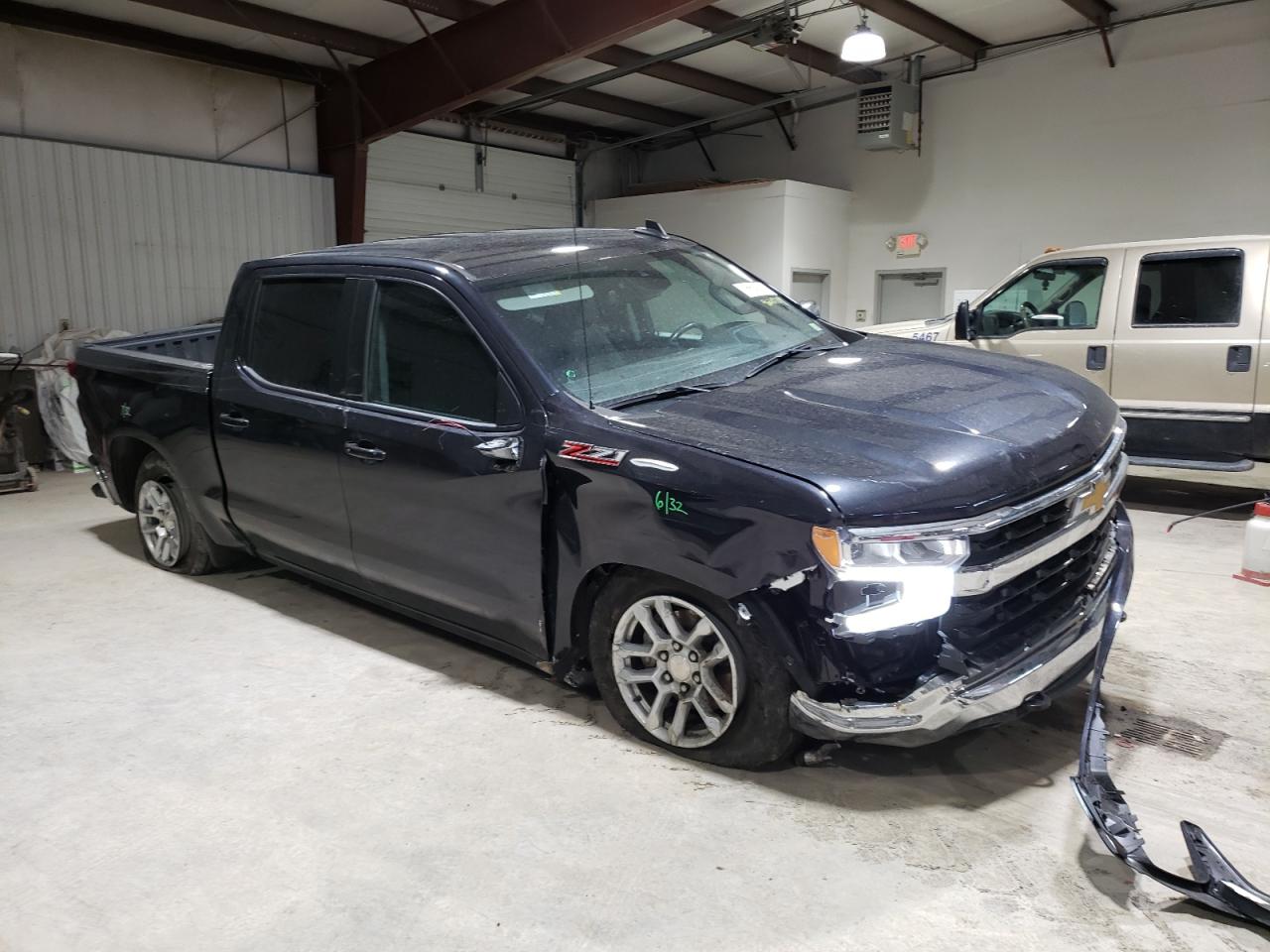 2022 Chevrolet Silverado - Image 4