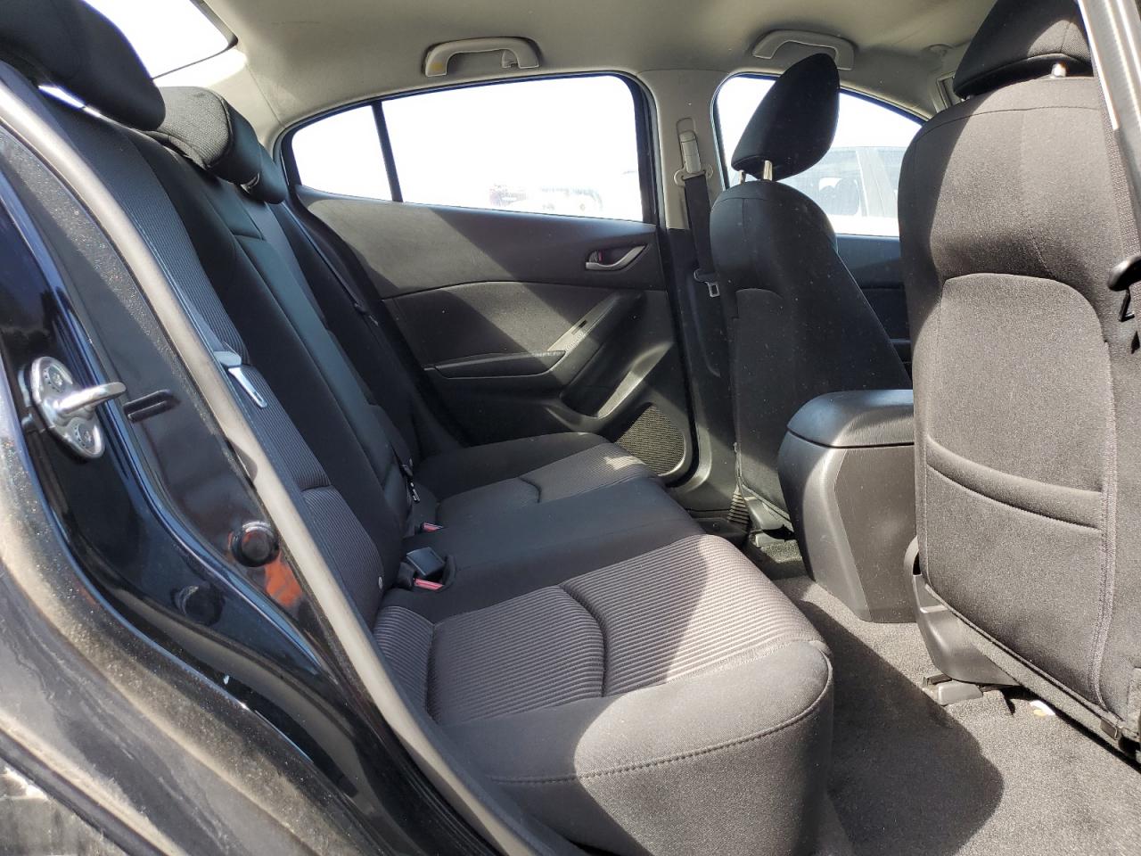 2016 Mazda 3 - Image 10