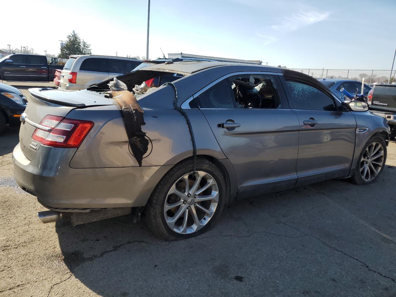 2013 Ford Taurus - Image 3