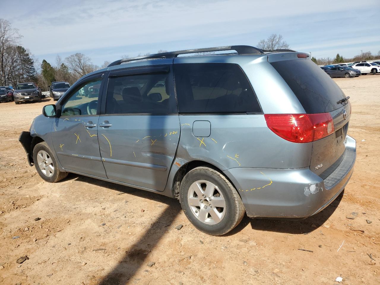 2008 Toyota Sienna - Image 2