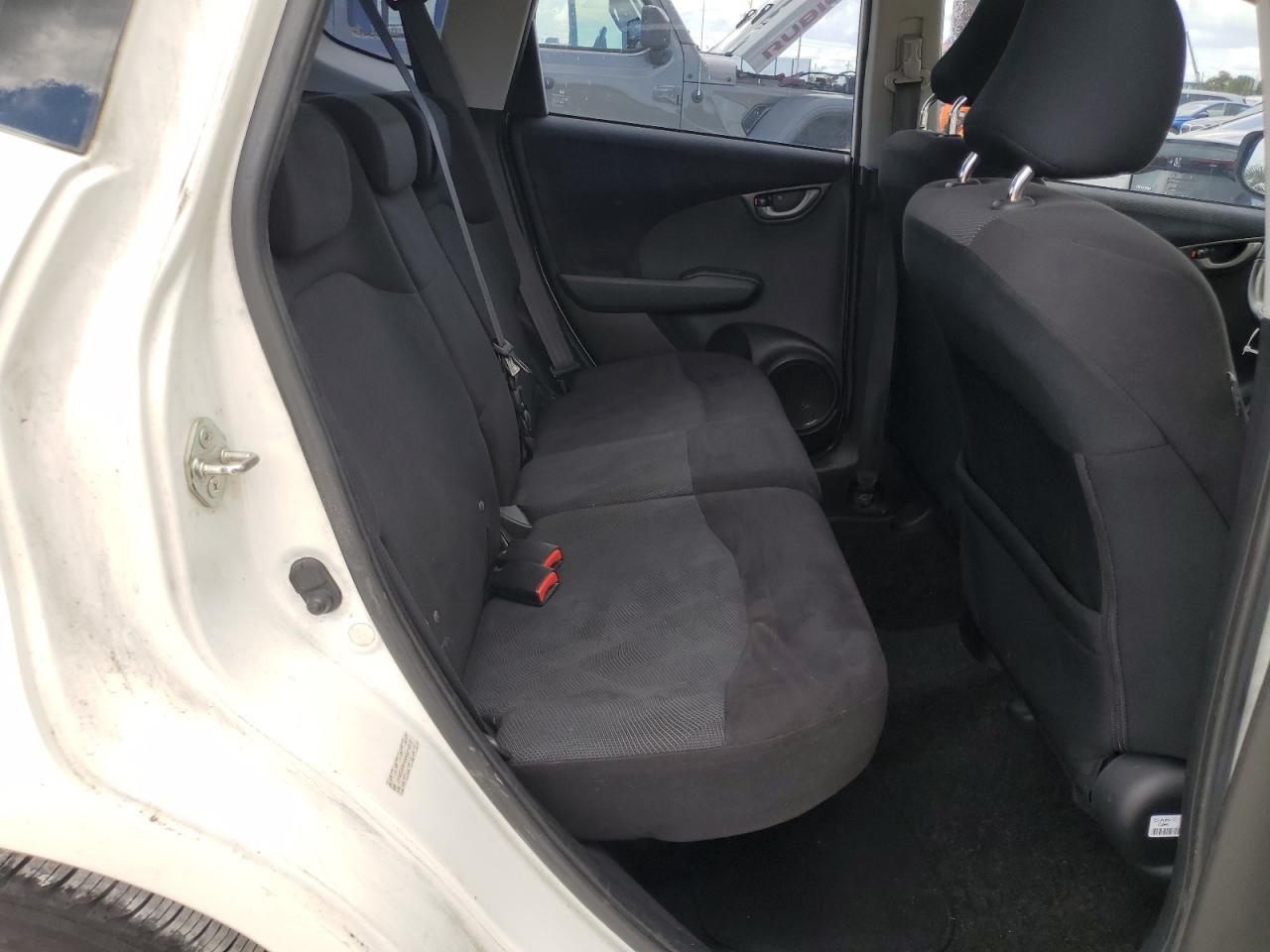 2010 Honda Fit - Image 10