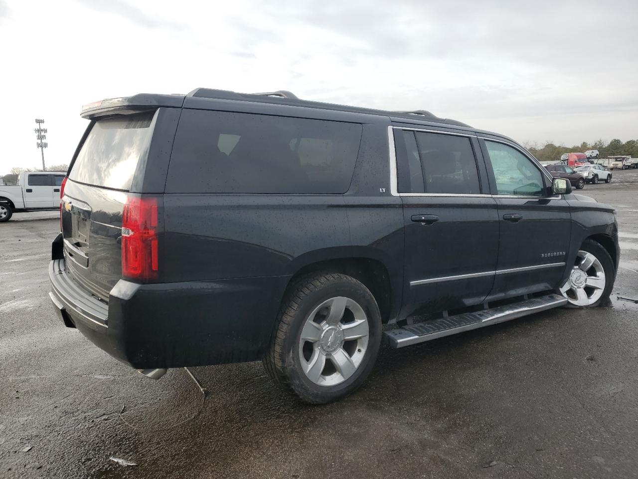 2019 Chevrolet Suburban - Image 3