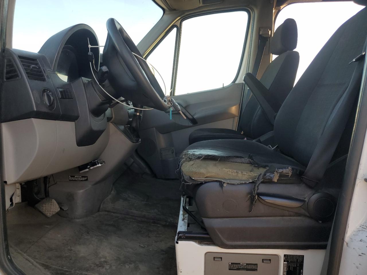 2014 Mercedes-Benz Sprinter - Image 7