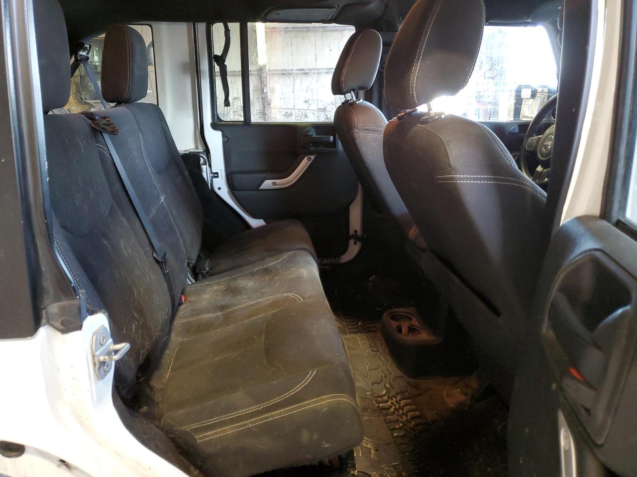 2016 Jeep Wrangler - Image 11