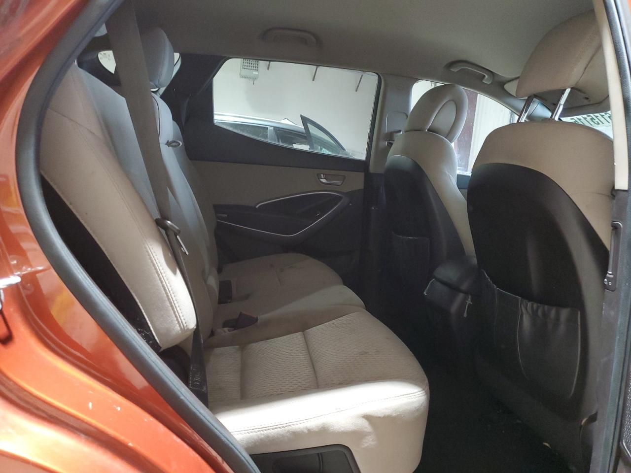 2015 Hyundai Santa Fe - Image 11