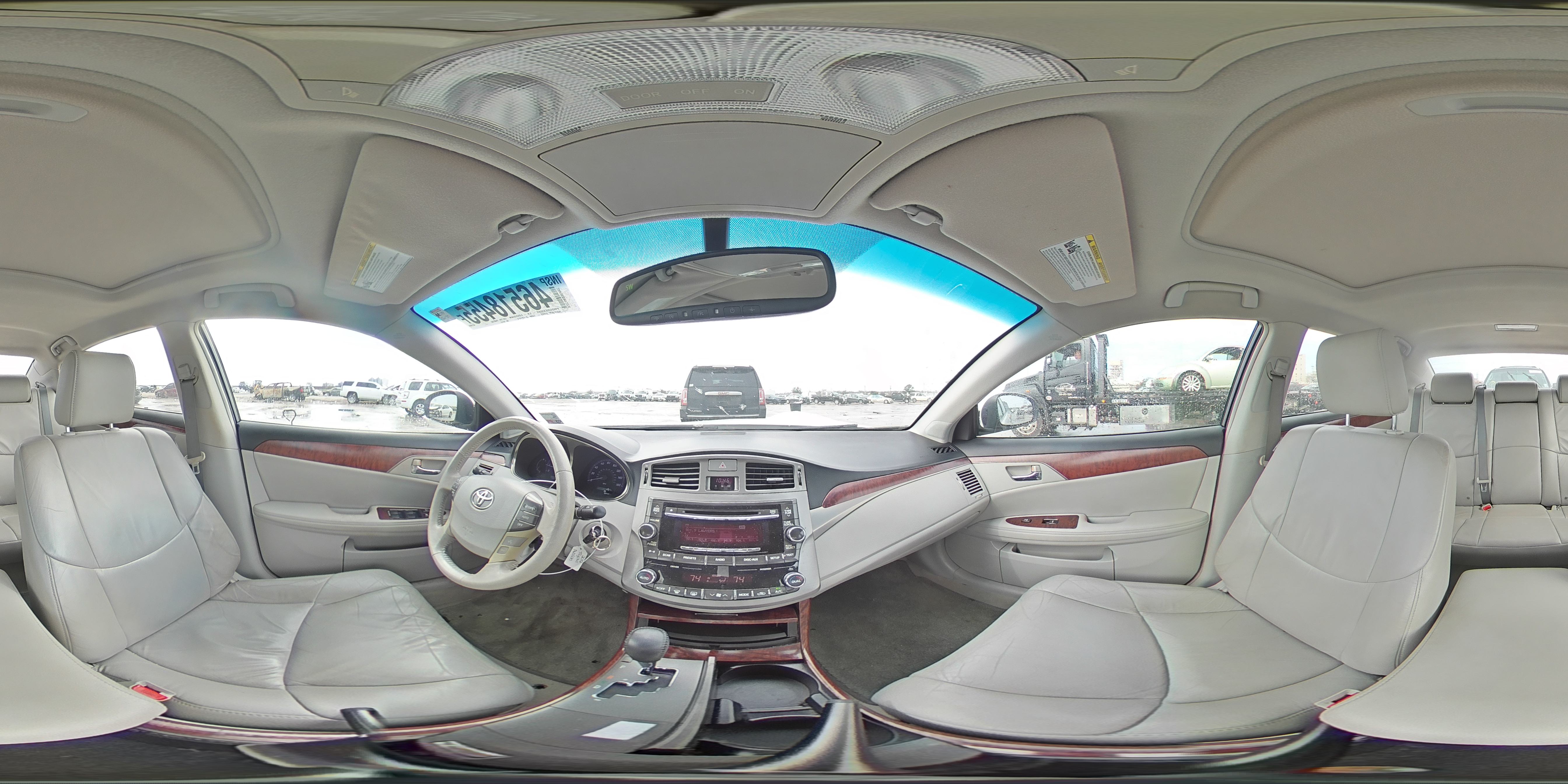 2012 Toyota Avalon - Image 13