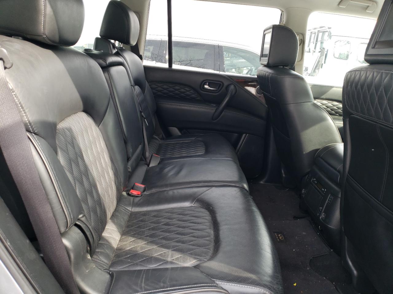 2018 Infiniti QX80 - Image 11