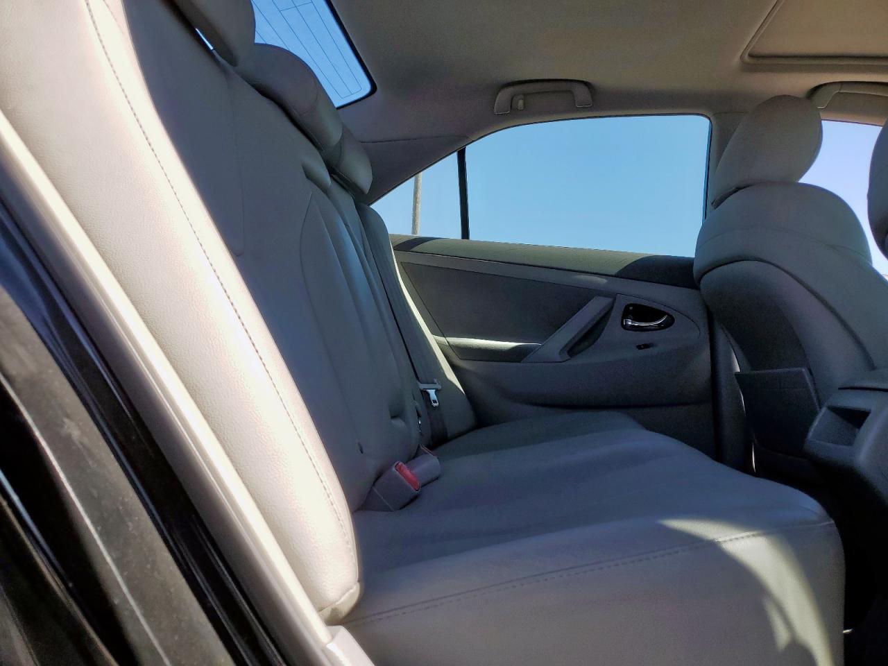 2010 Toyota Camry - Image 10