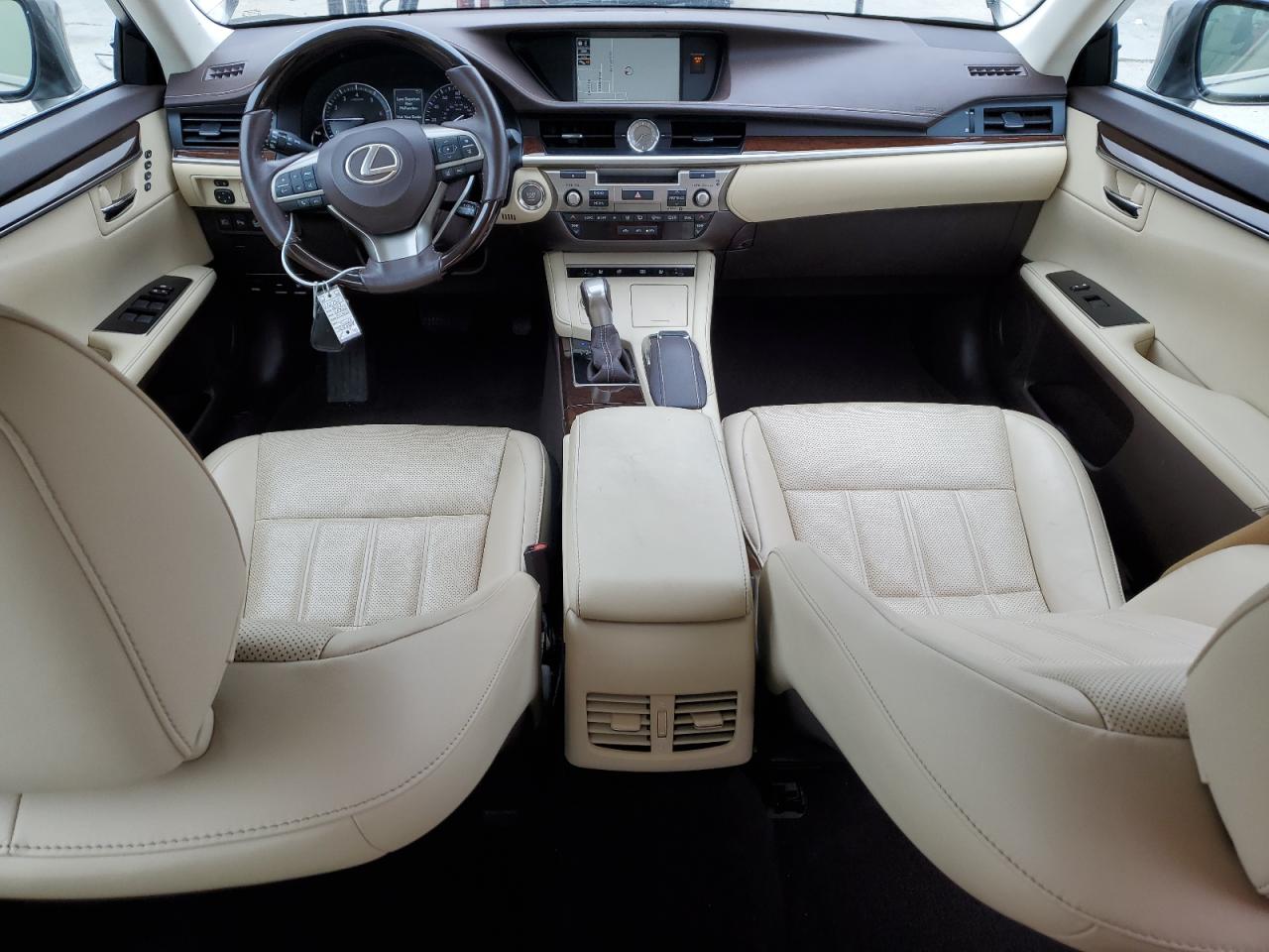 2017 Lexus ES - Image 8