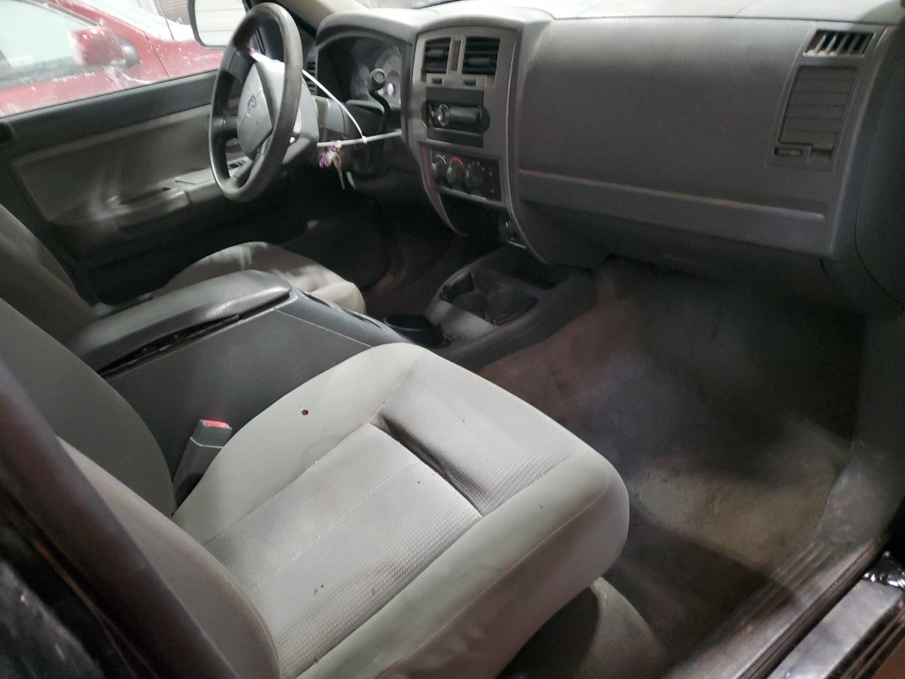 2006 Dodge Dakota - Image 8