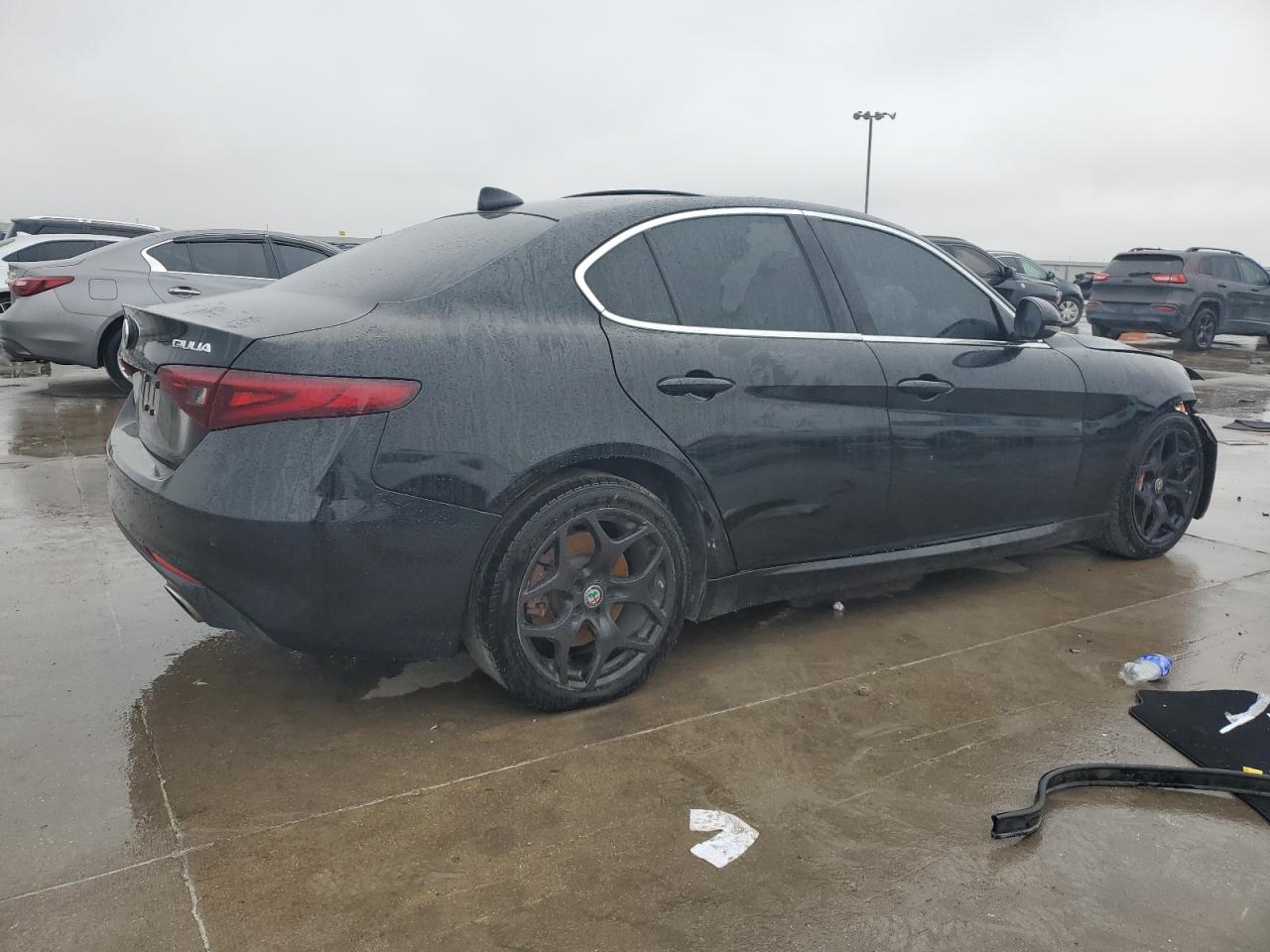 2019 Alfa Romeo Giulia - Image 3