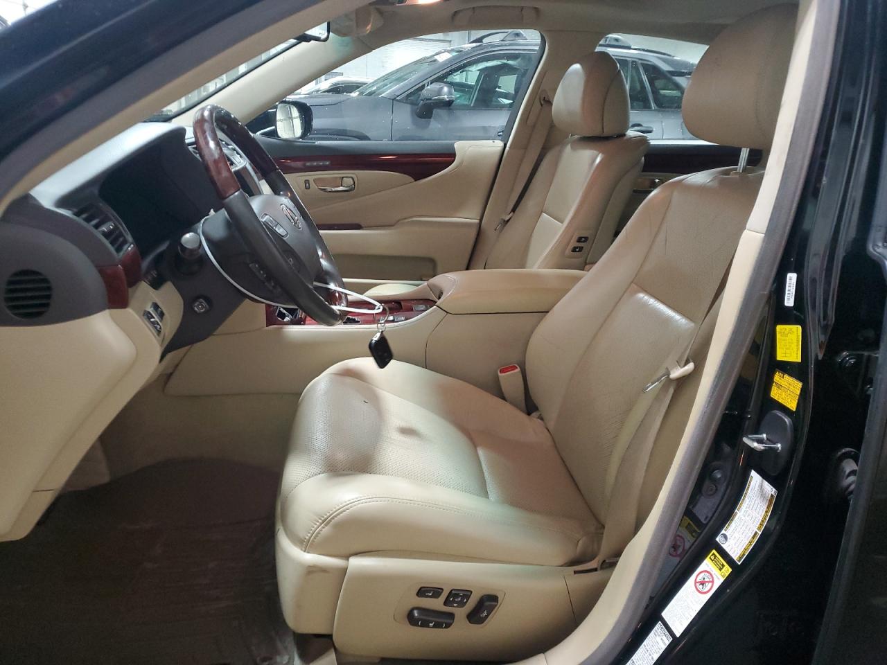 2011 Lexus LS - Image 7