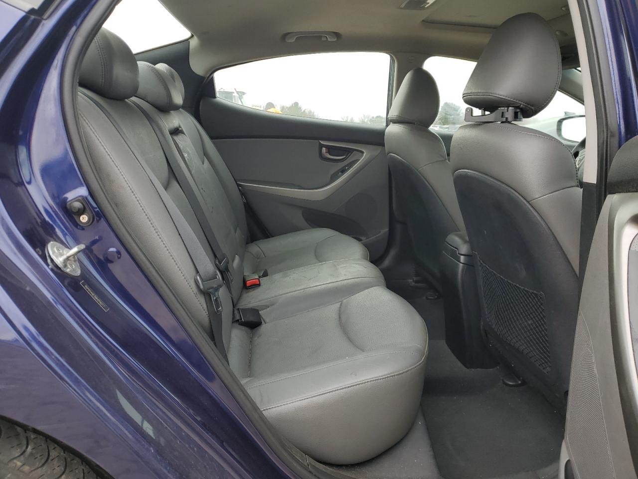 2011 Hyundai Elantra - Image 10