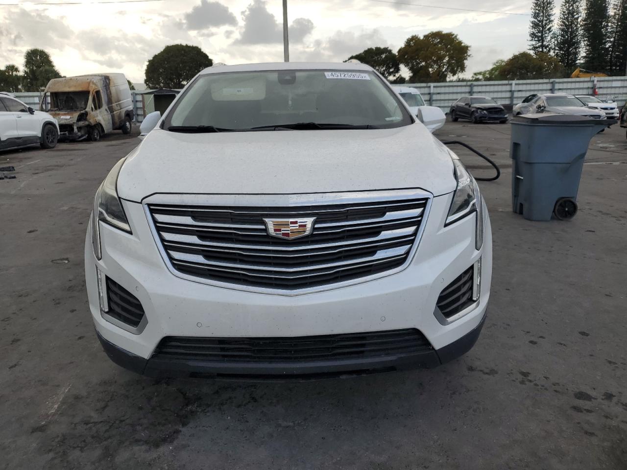 2017 Cadillac XT5 - Image 5