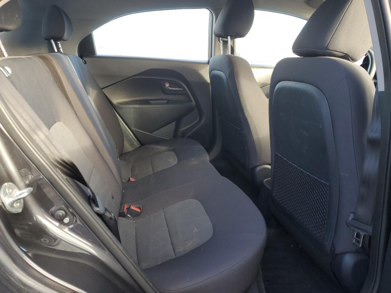 2015 Kia Rio - Image 10