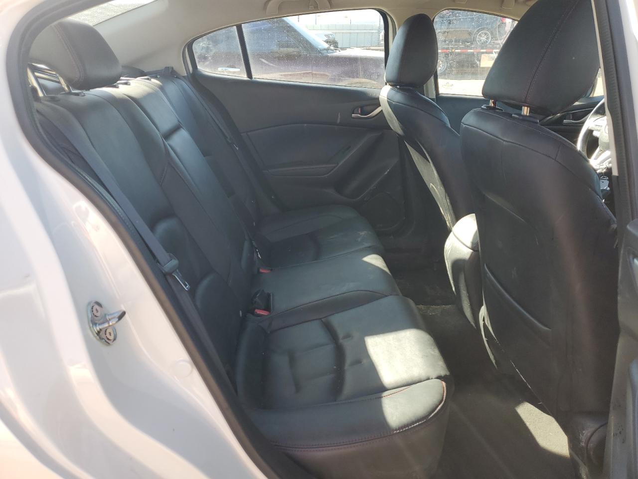 2016 Mazda 3 - Image 10