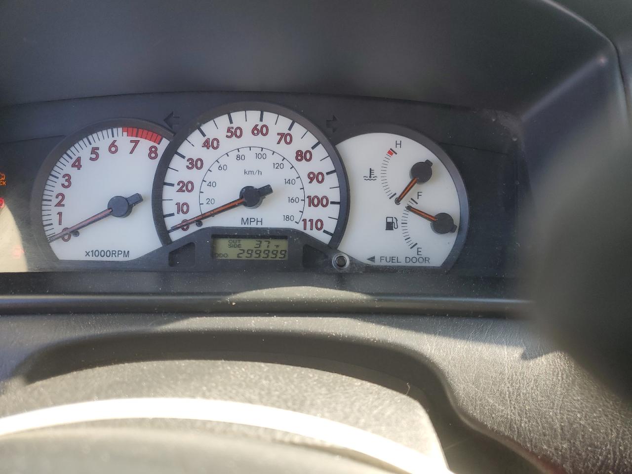 2004 Toyota Corolla - Image 9