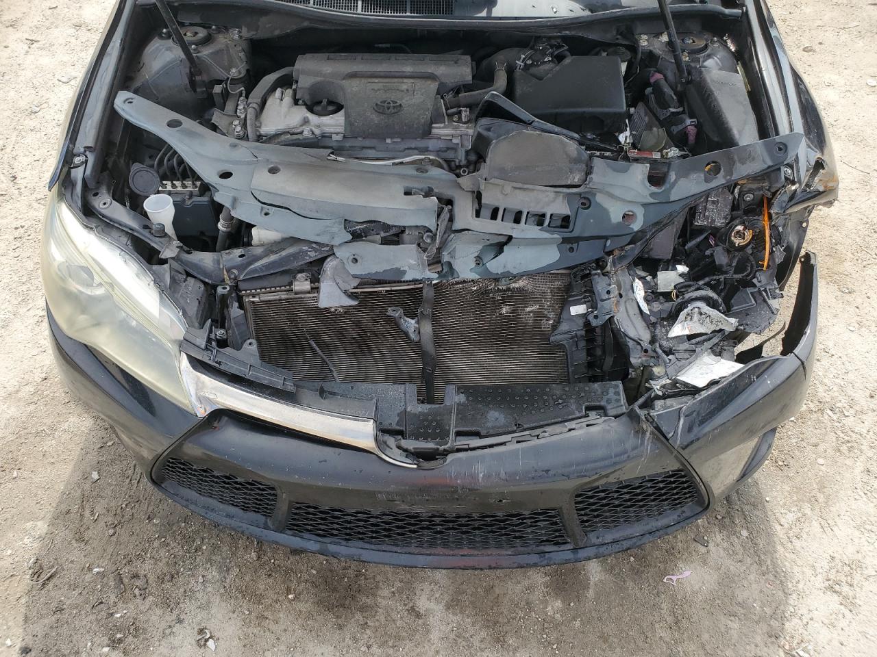 2016 Toyota Camry - Image 11