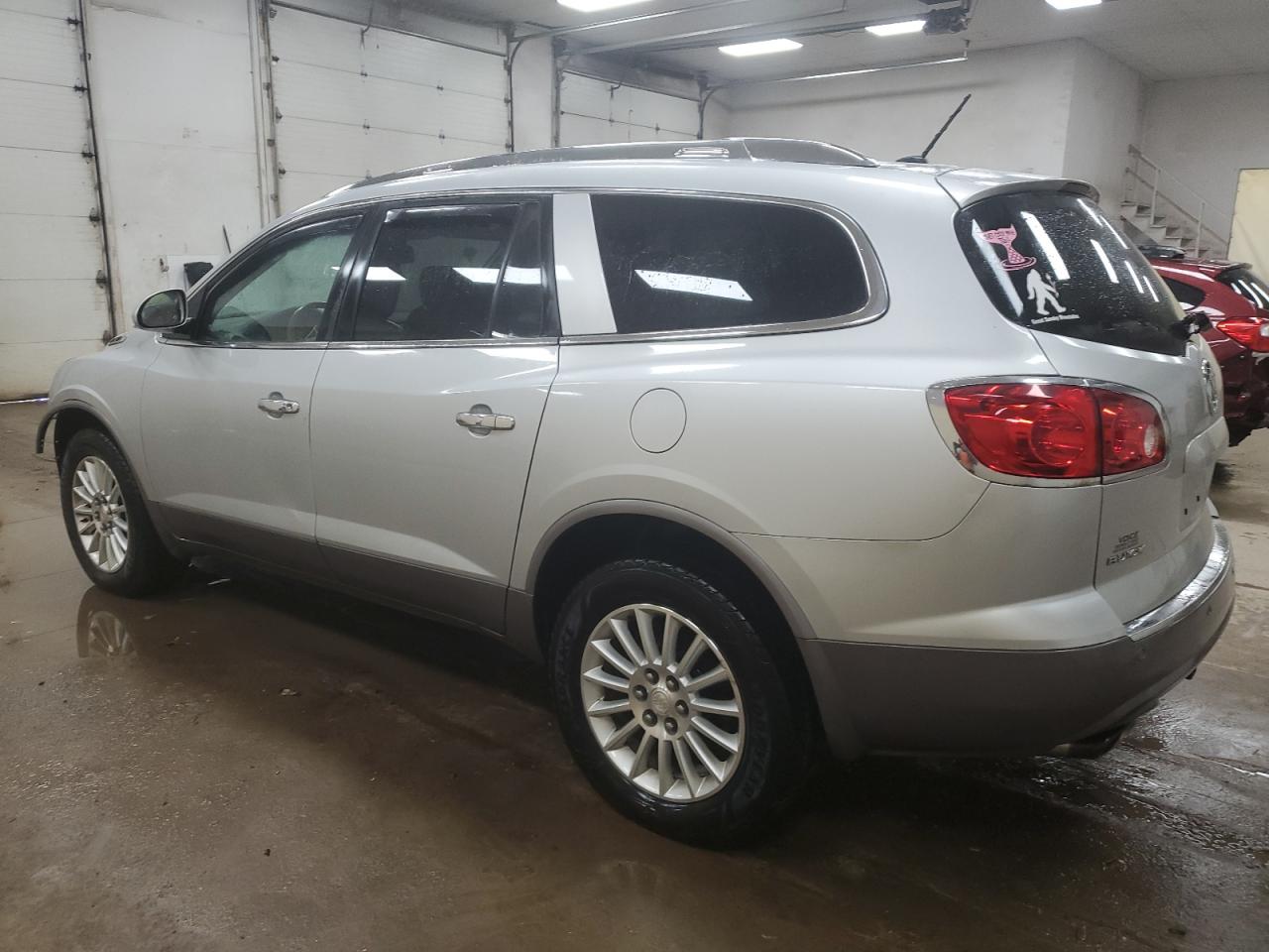 2011 Buick Enclave - Image 2