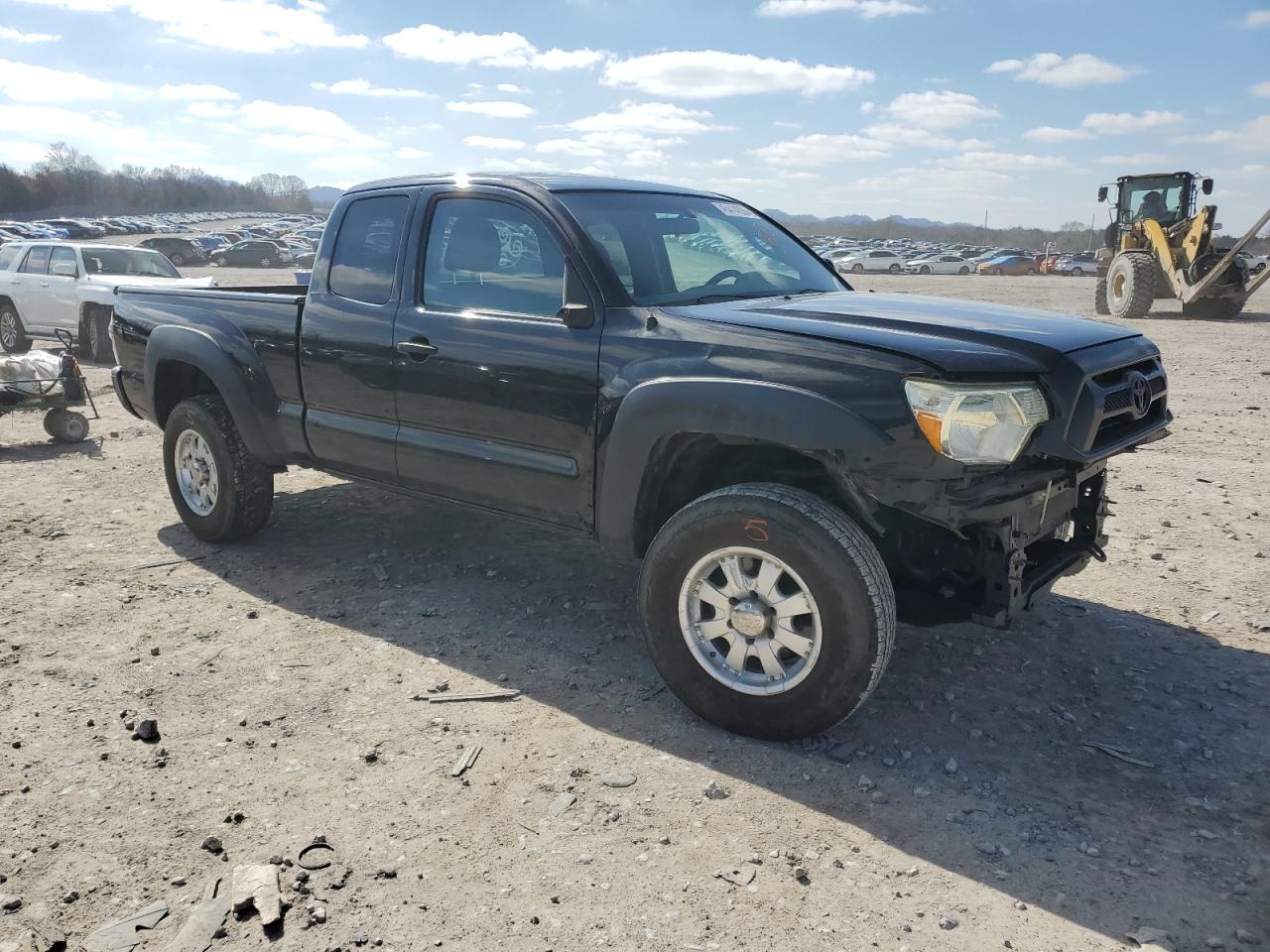 2015 Toyota Tacoma - Image 4