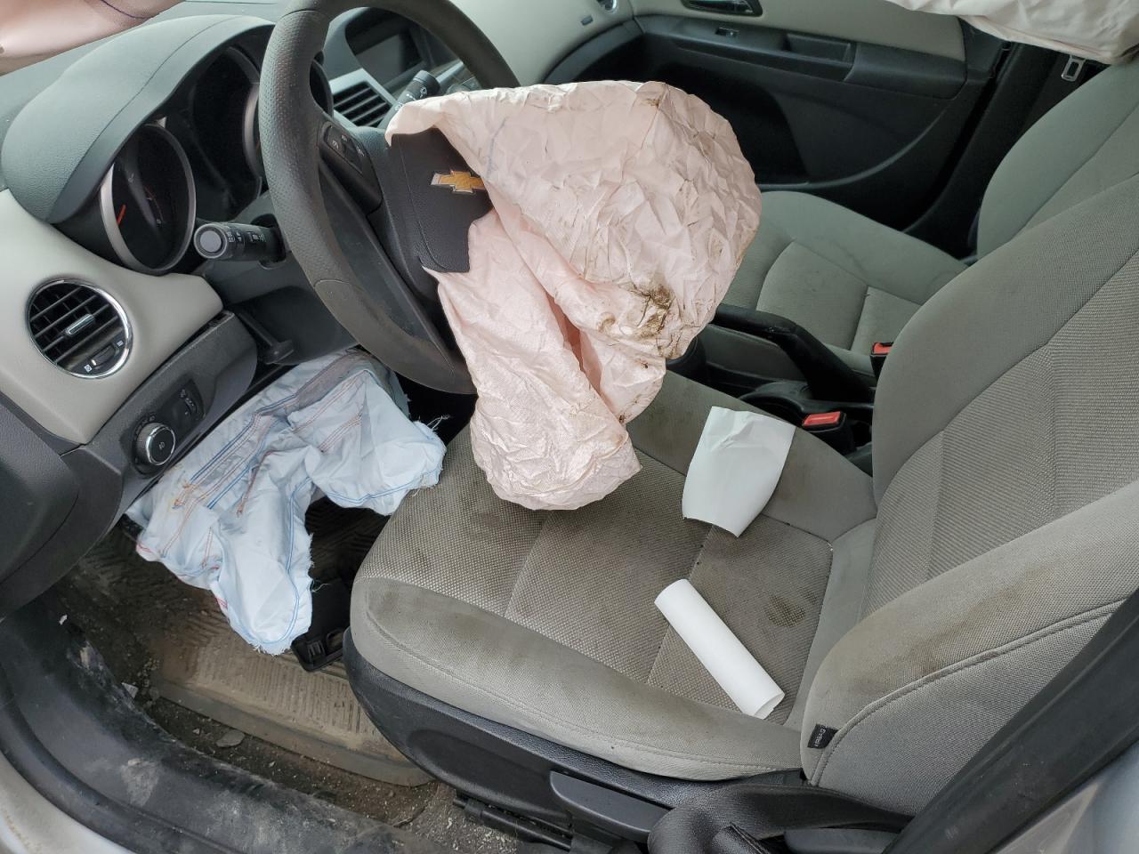2012 Chevrolet Cruze - Image 7