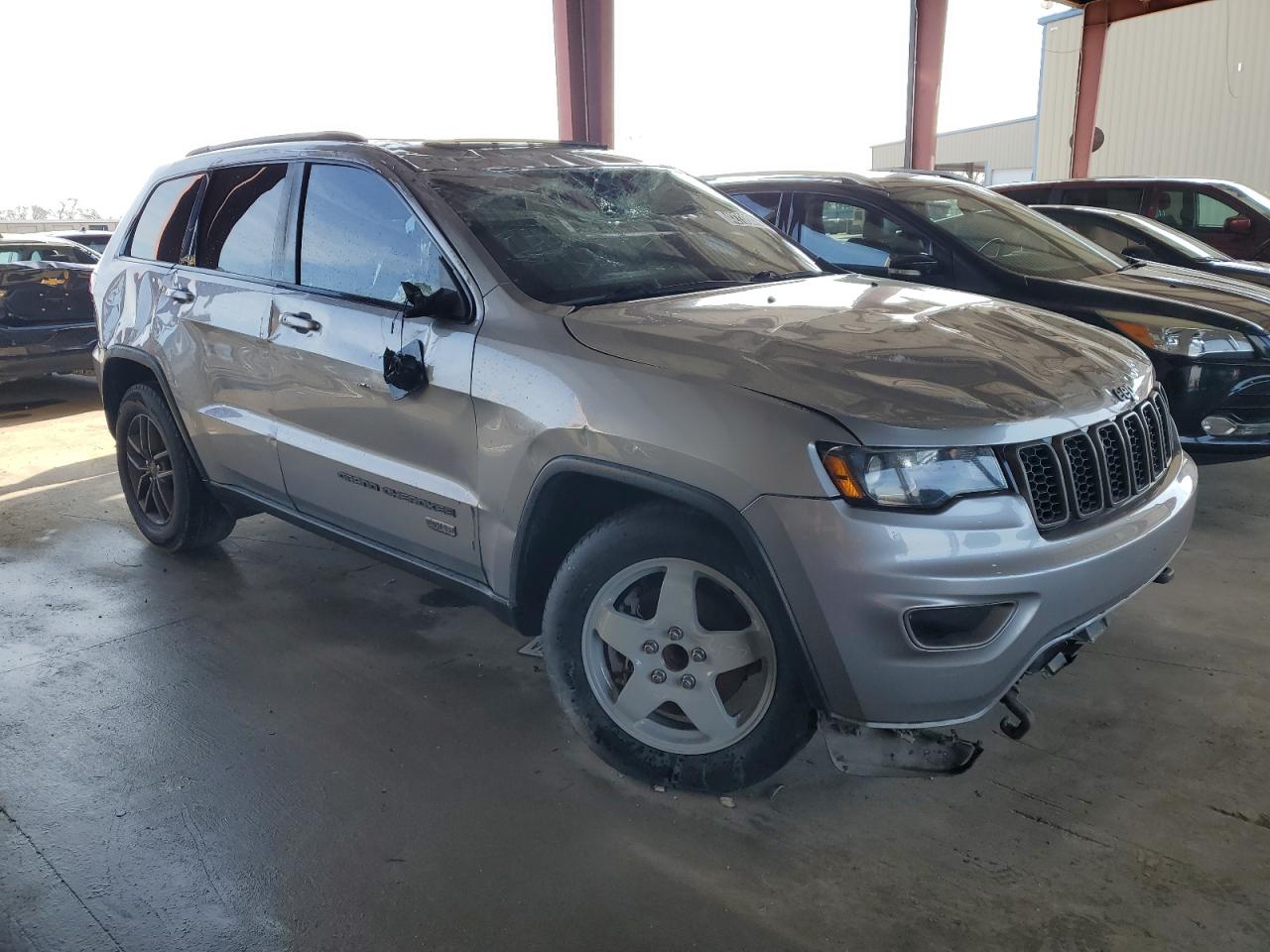 2016 Jeep Grand Cherokee - Image 4