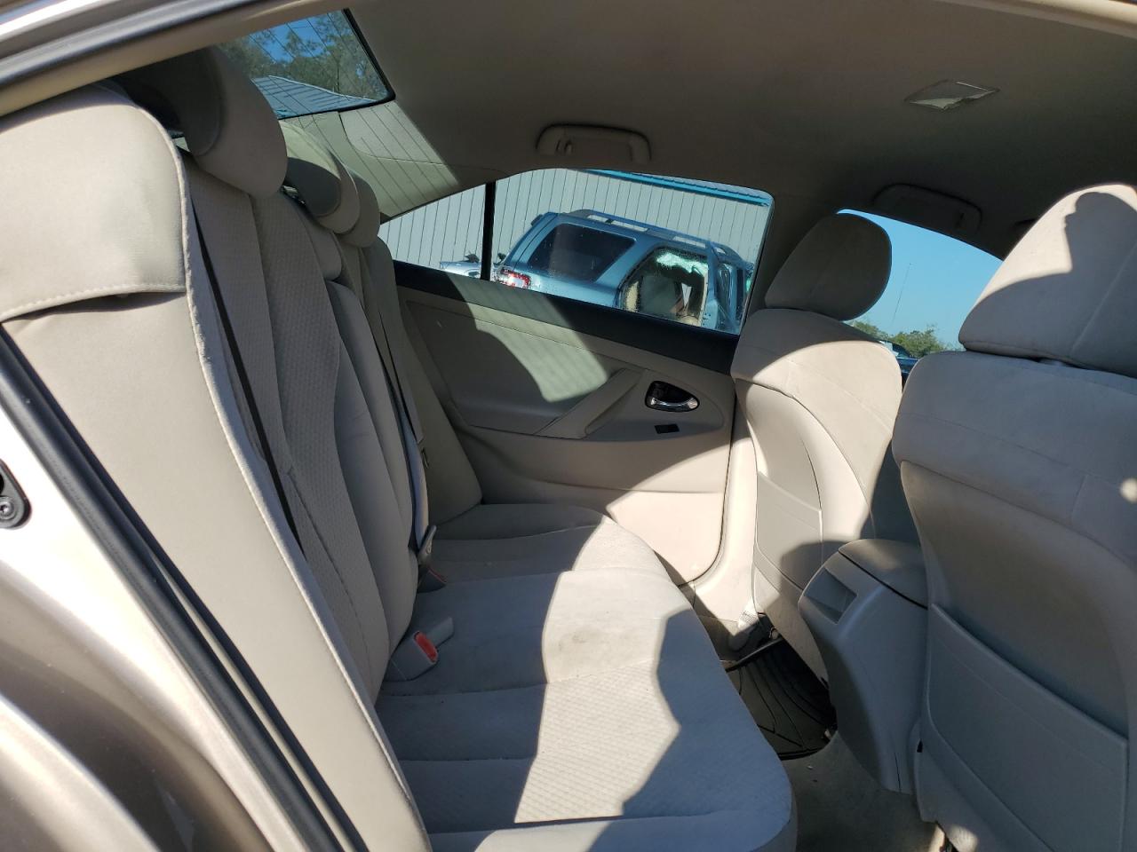 2009 Toyota Camry - Image 10