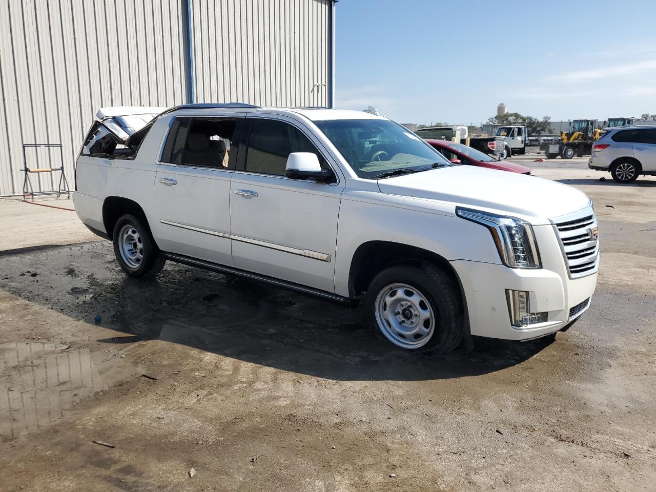 2019 Cadillac Escalade - Image 4