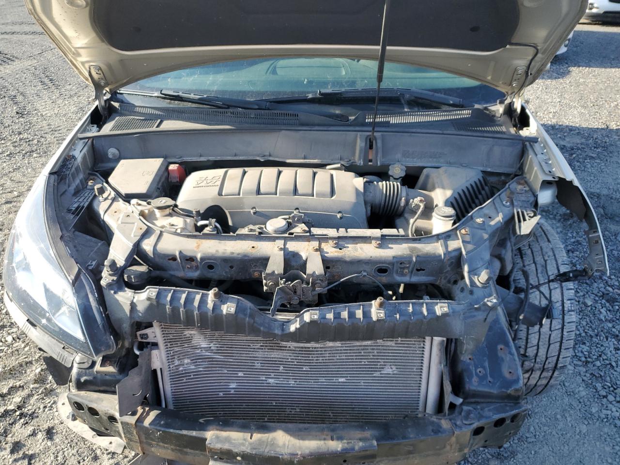2014 Chevrolet Traverse - Image 12