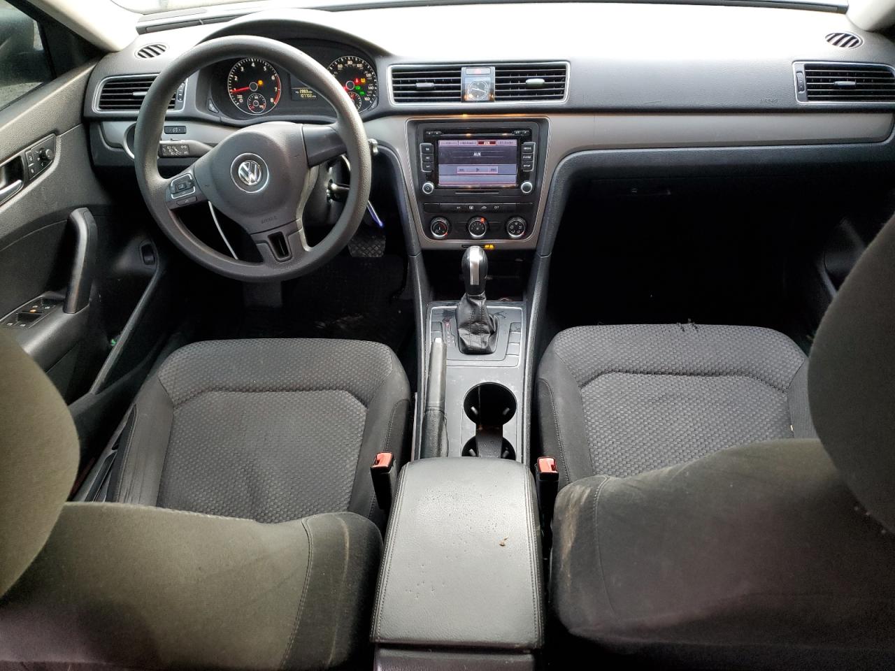 2015 Volkswagen Passat - Image 8