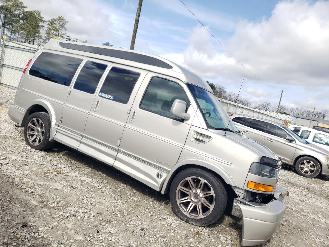 2018 GMC Savana - Image 4