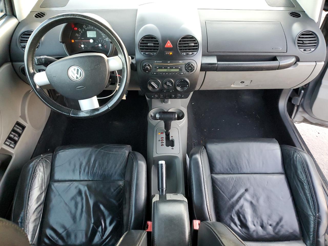 2005 Volkswagen Beetle - Image 8