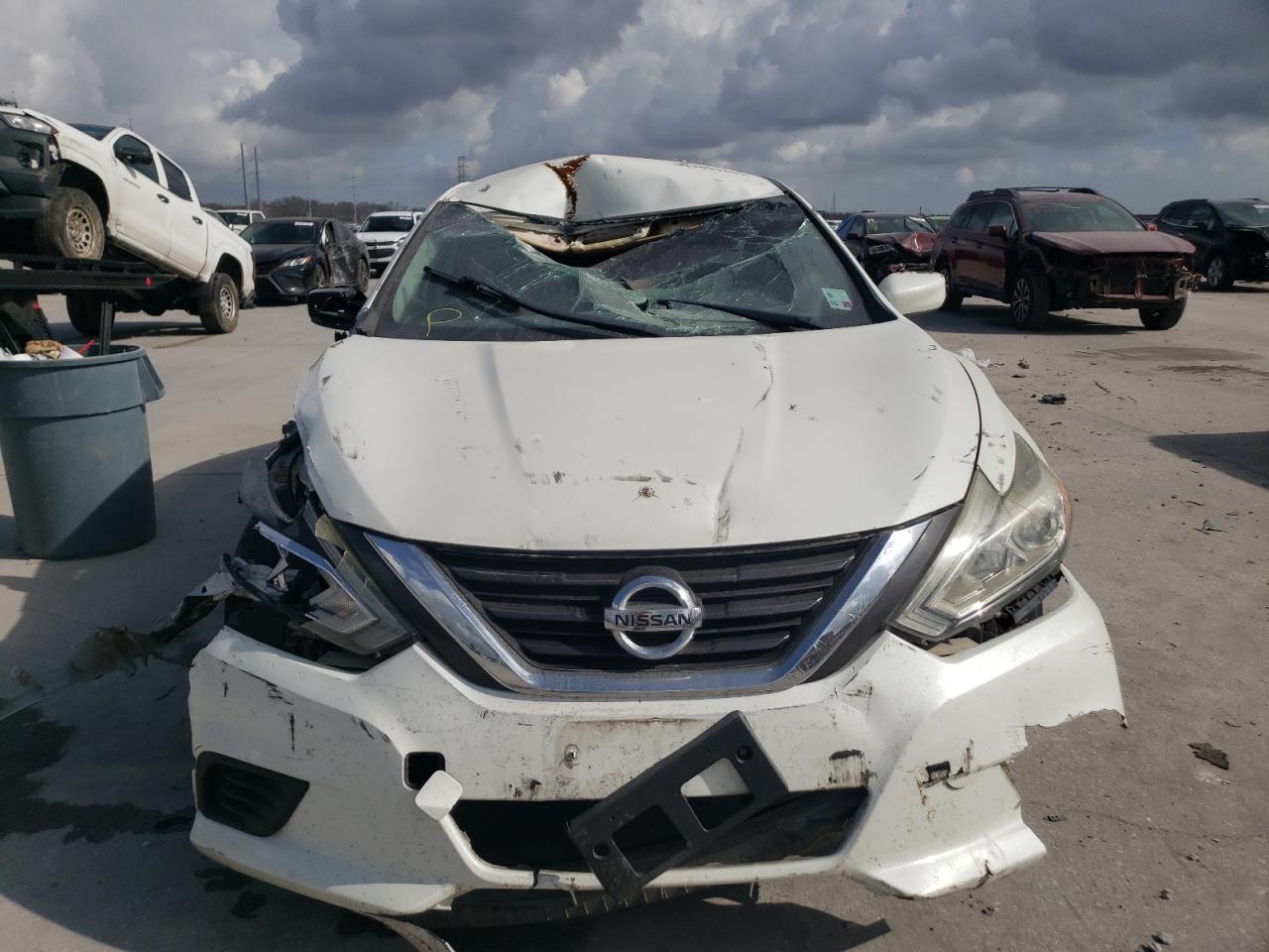 2016 Nissan Altima - Image 5