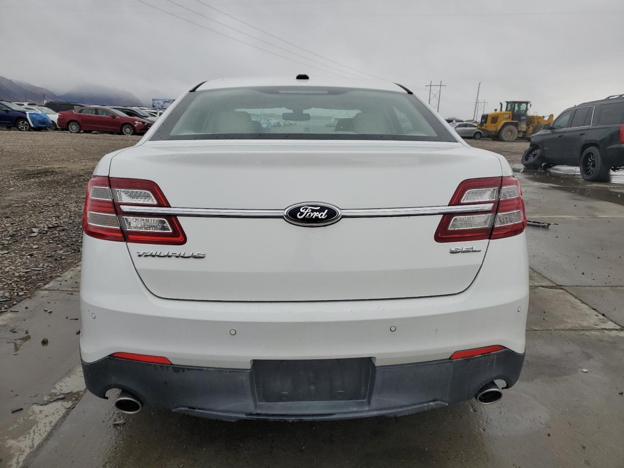 2013 Ford Taurus - Image 6