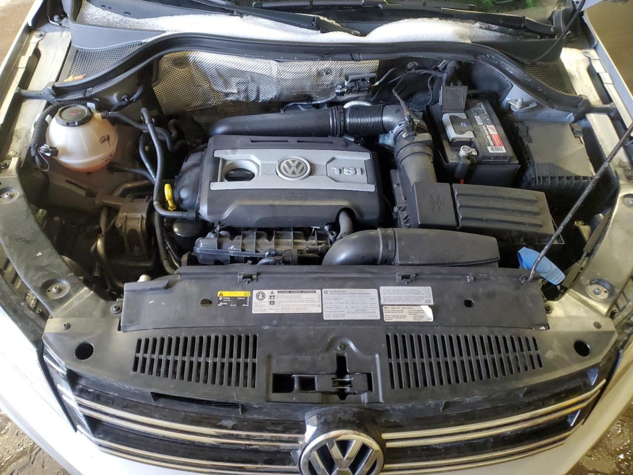 2018 Volkswagen Tiguan - Image 12