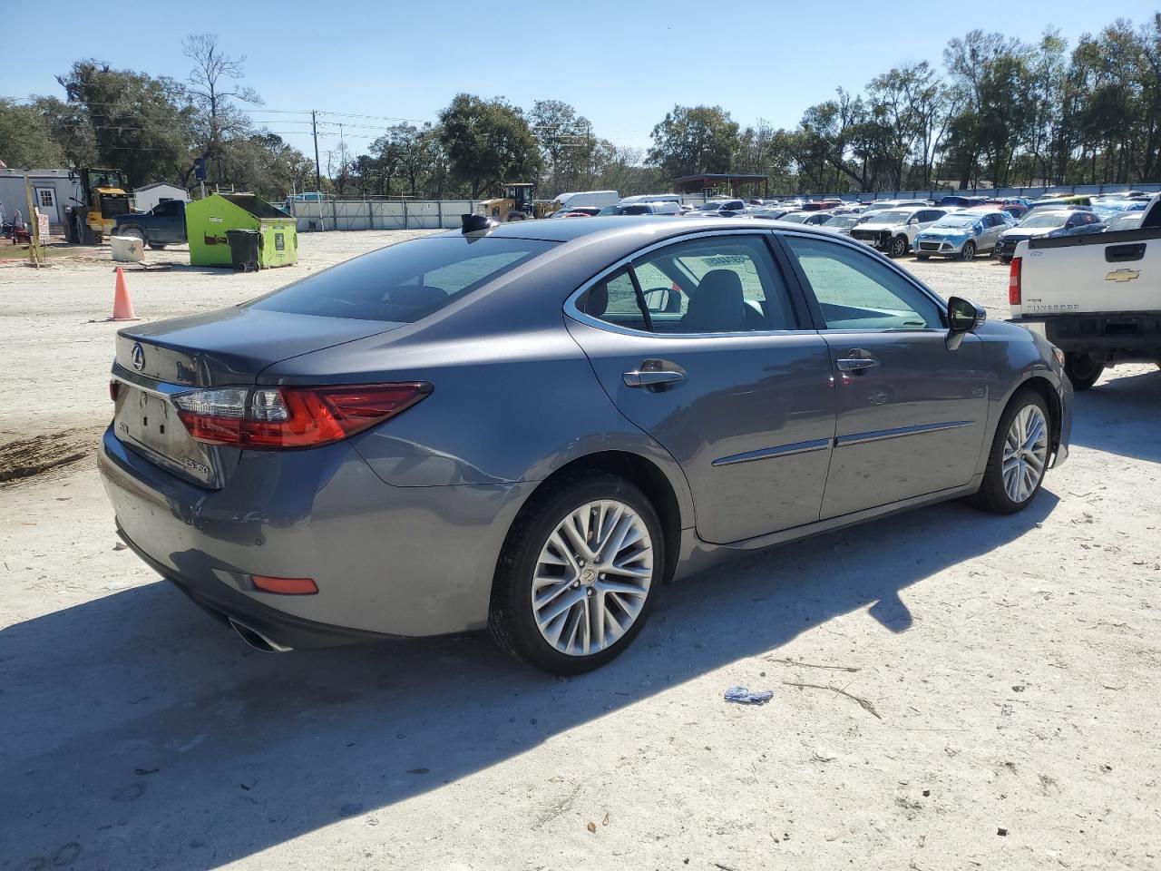 2016 Lexus ES - Image 3