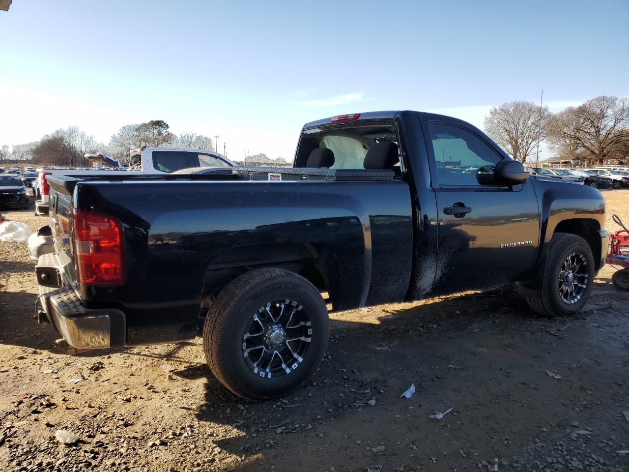 2011 Chevrolet Silverado - Image 3