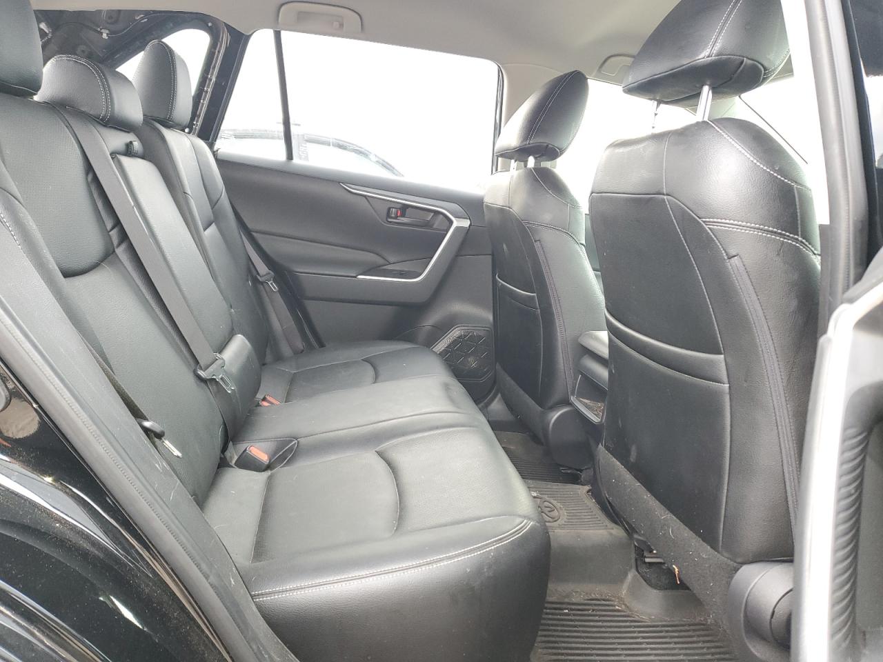 2021 Toyota RAV 4 - Image 11