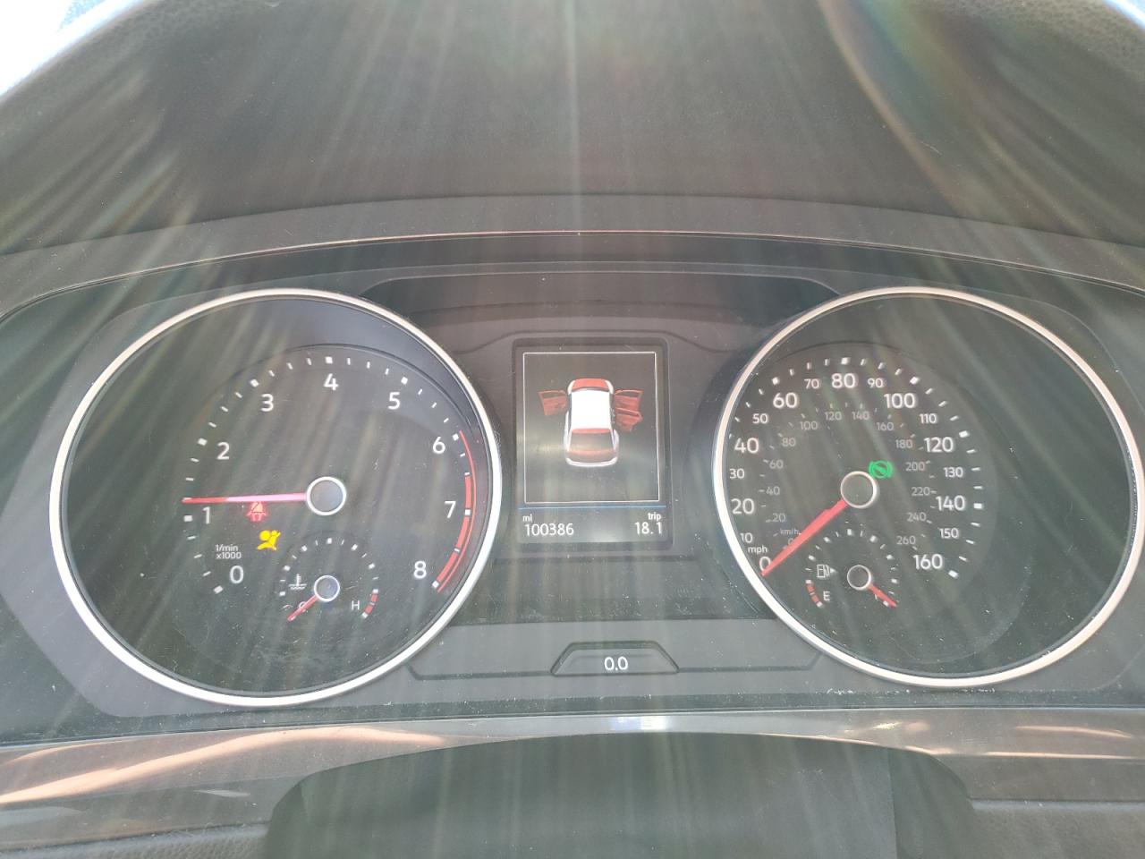 2018 Volkswagen Tiguan - Image 9