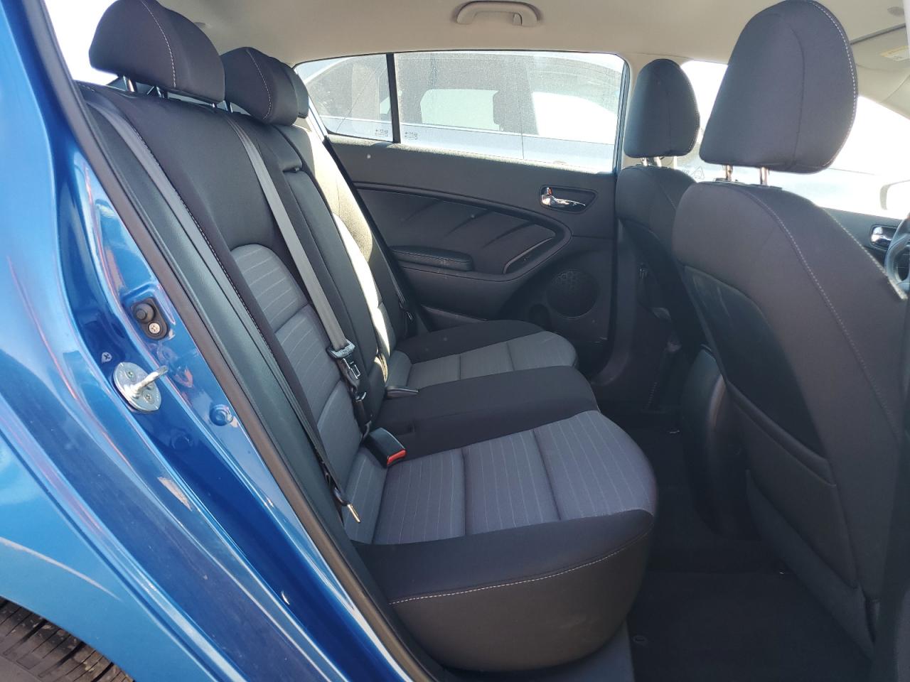 2015 Kia Forte - Image 10