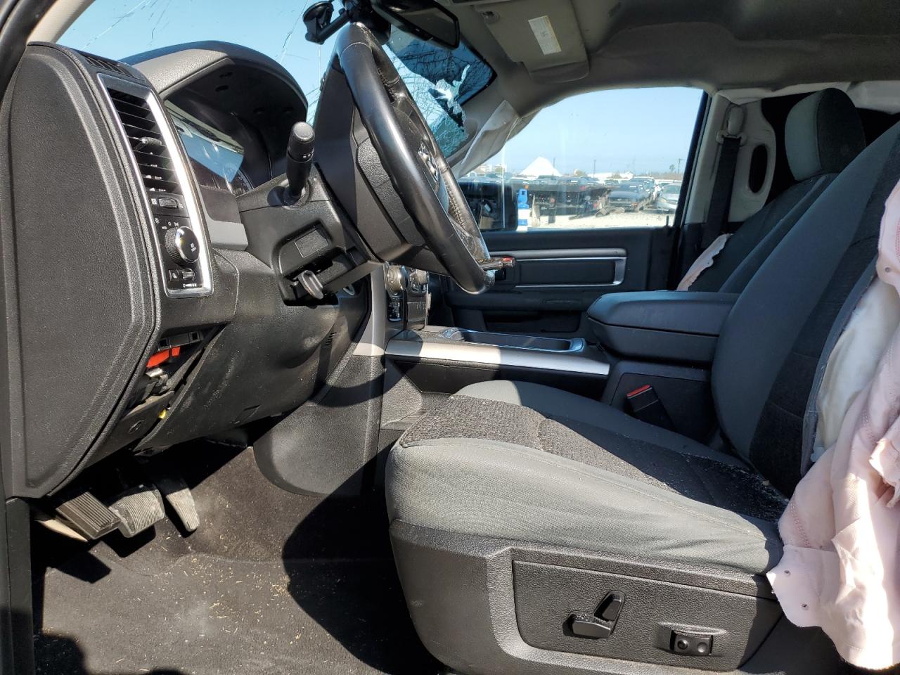 2017 RAM 1500 - Image 7