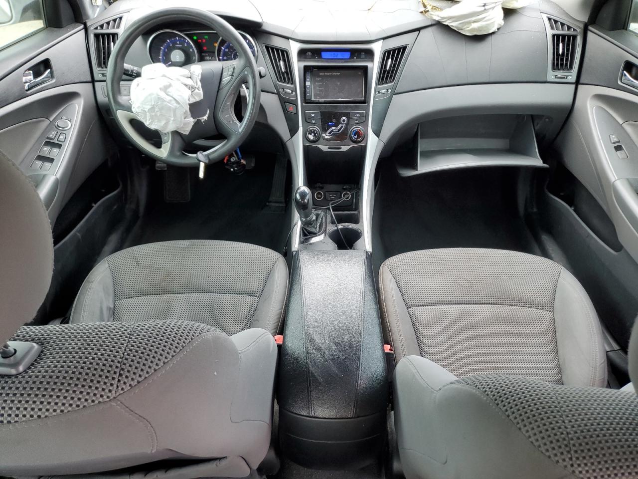 2013 Hyundai Sonata - Image 8