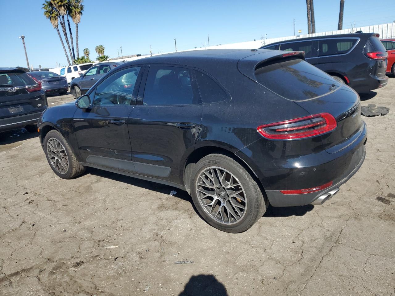 2018 Porsche Macan - Image 2