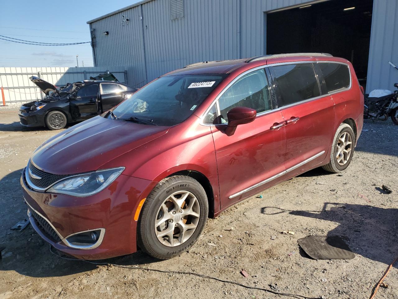2017 Chrysler Pacifica - Image 1