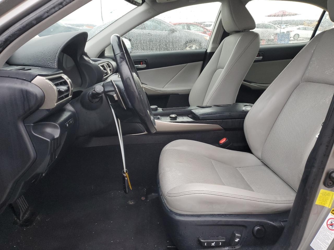 2015 Lexus IS - Image 7