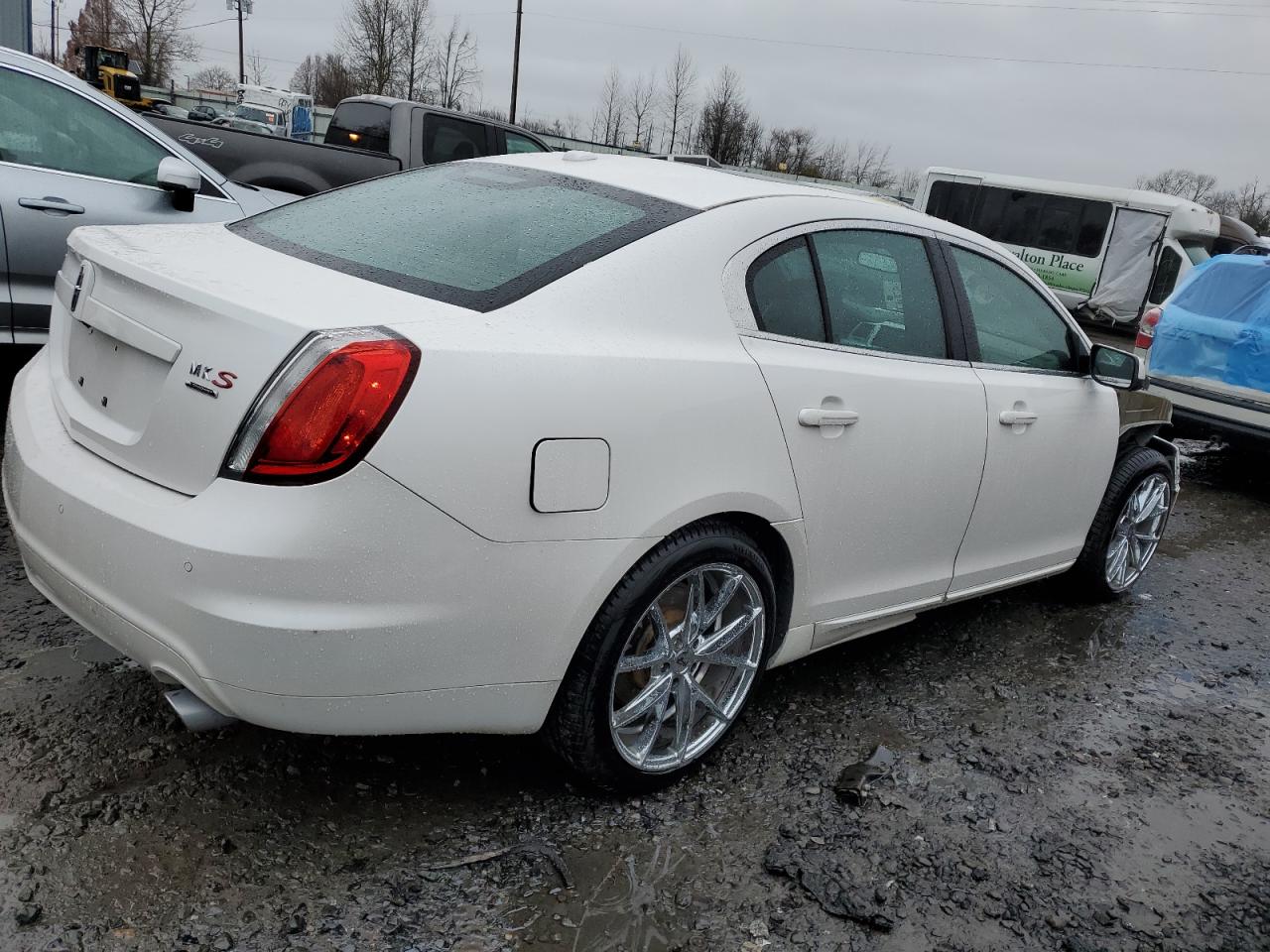 2012 Lincoln MKS - Image 3